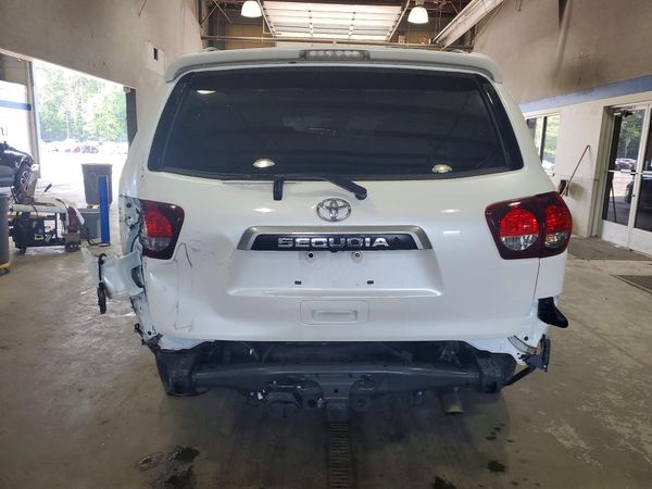 2021 TOYOTA SEQUOIA Platinum