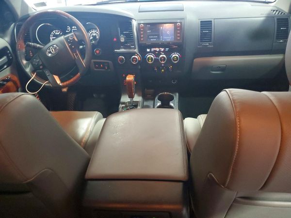 2021 TOYOTA SEQUOIA Platinum