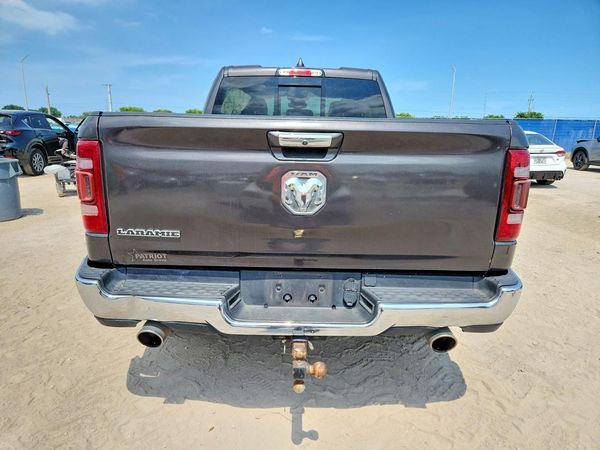 2019 RAM 1500 LARAMIE QUAD CAB 4X2