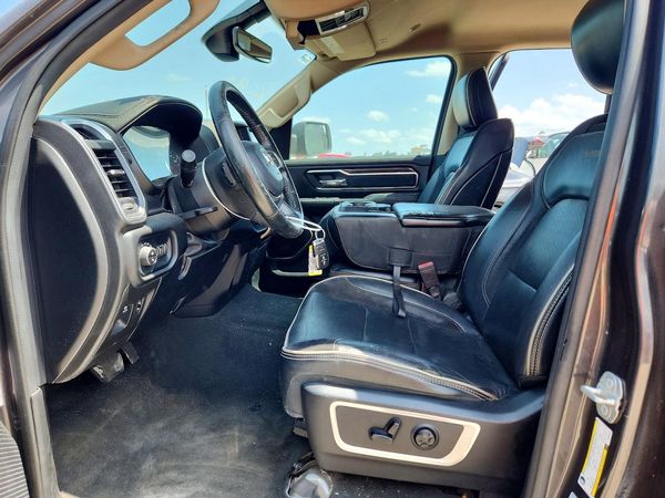 2019 RAM 1500 LARAMIE QUAD CAB 4X2