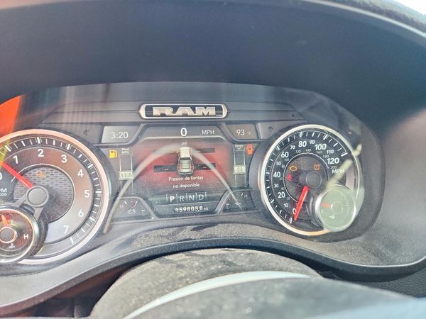 2019 RAM 1500 LARAMIE QUAD CAB 4X2