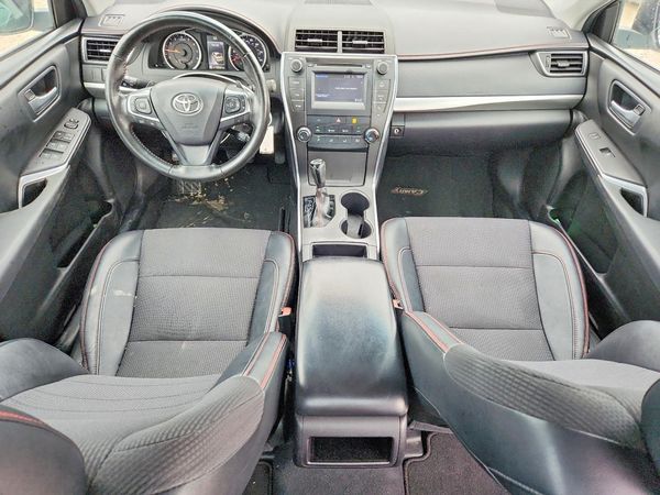 2016 TOYOTA CAMRY