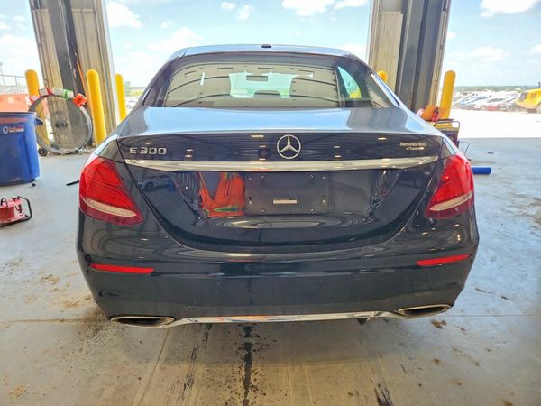 2017 MERCEDES-BENZ E