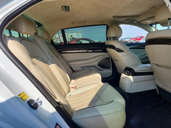 2017 GENESIS G90