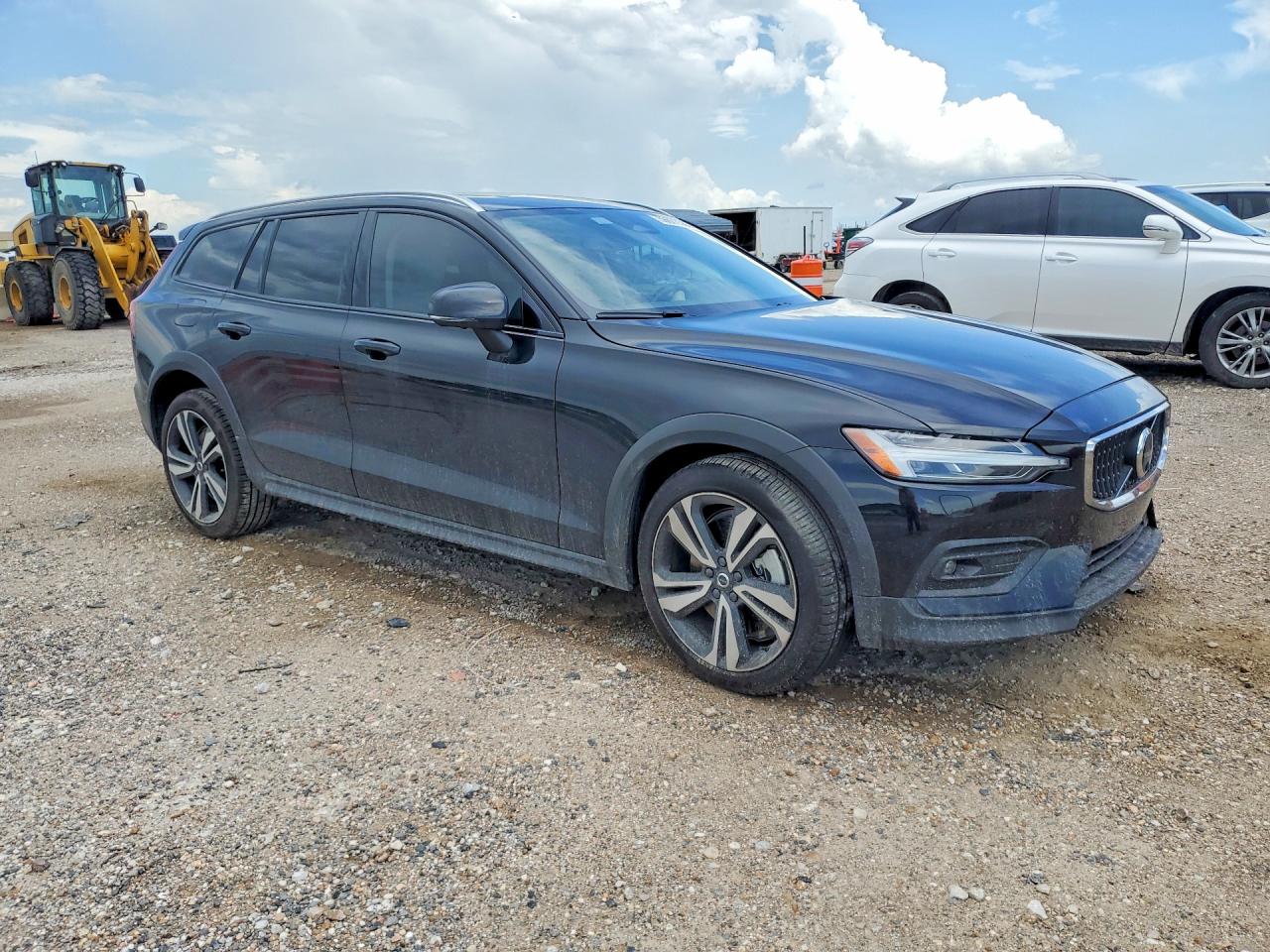 2026 VOLVO V60 CROSS COUNTRY Plus