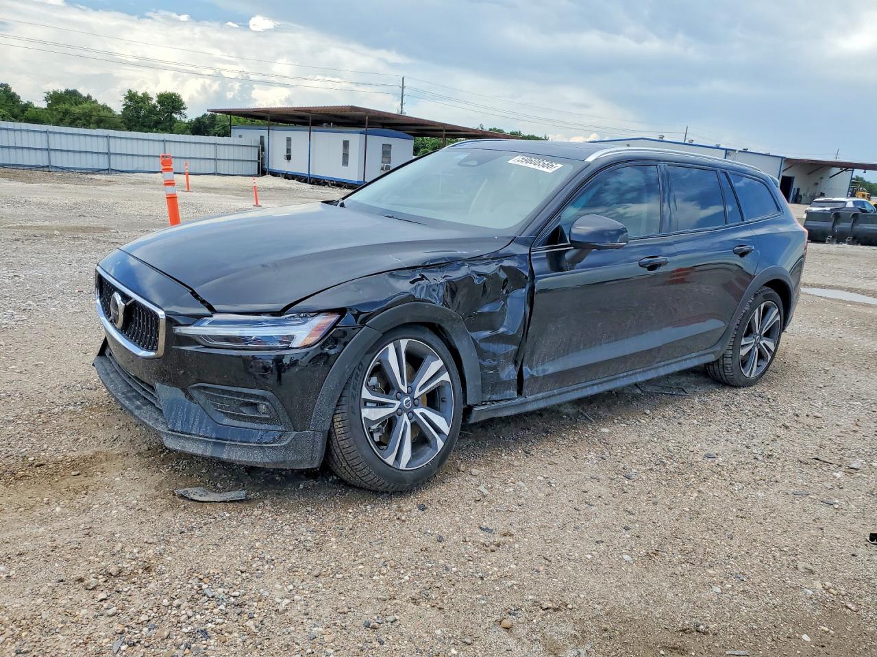 2026 VOLVO V60 CROSS COUNTRY Plus
