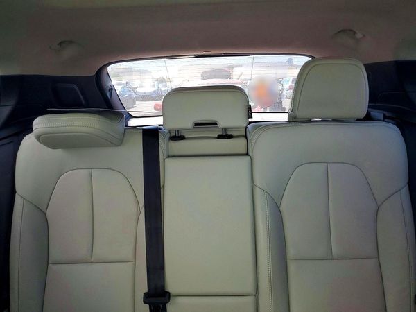 2019 VOLVO XC40 Momentum