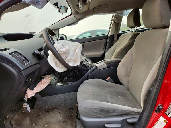 2014 TOYOTA PRIUS — DENT