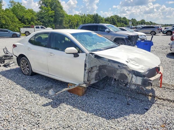 2018 TOYOTA CAMRY LE/SE/XLE/XSE — Passenger 3/4