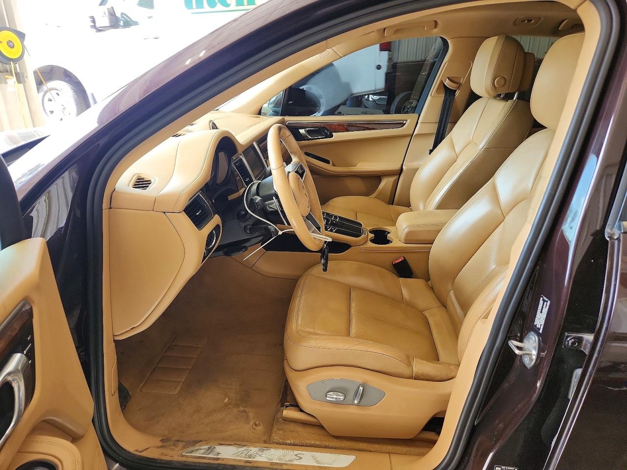 2015 PORSCHE MACAN