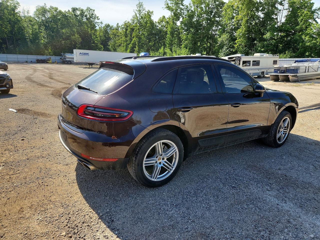 2015 PORSCHE MACAN
