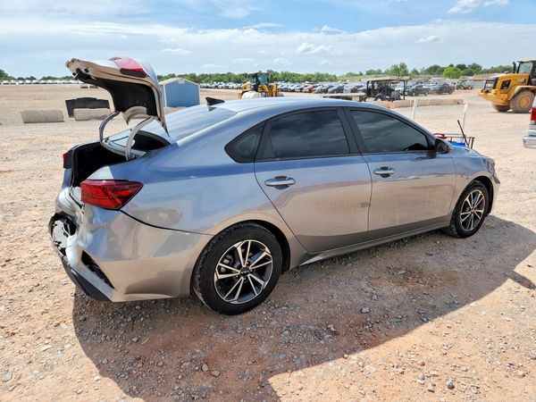 2022 KIA FORTE FE, LXS