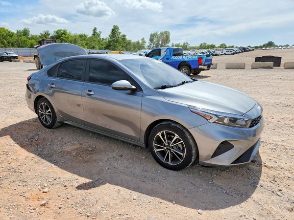 2022 KIA FORTE FE, LXS