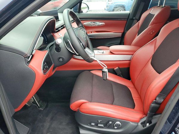 2023 GENESIS GV70