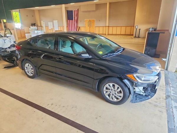 2018 HYUNDAI ELANTRA SE