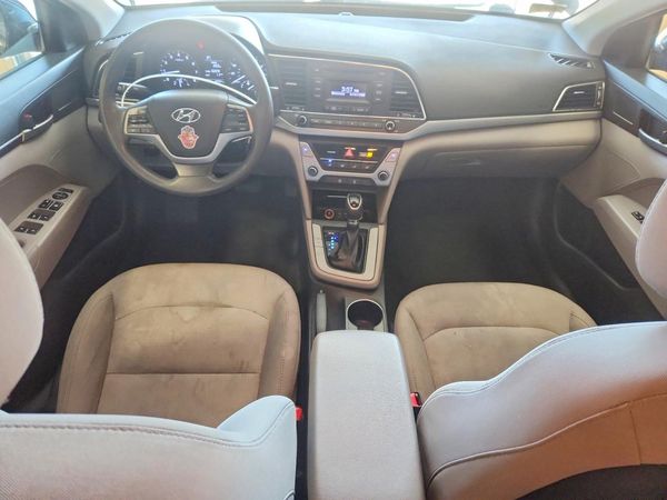 2018 HYUNDAI ELANTRA SE