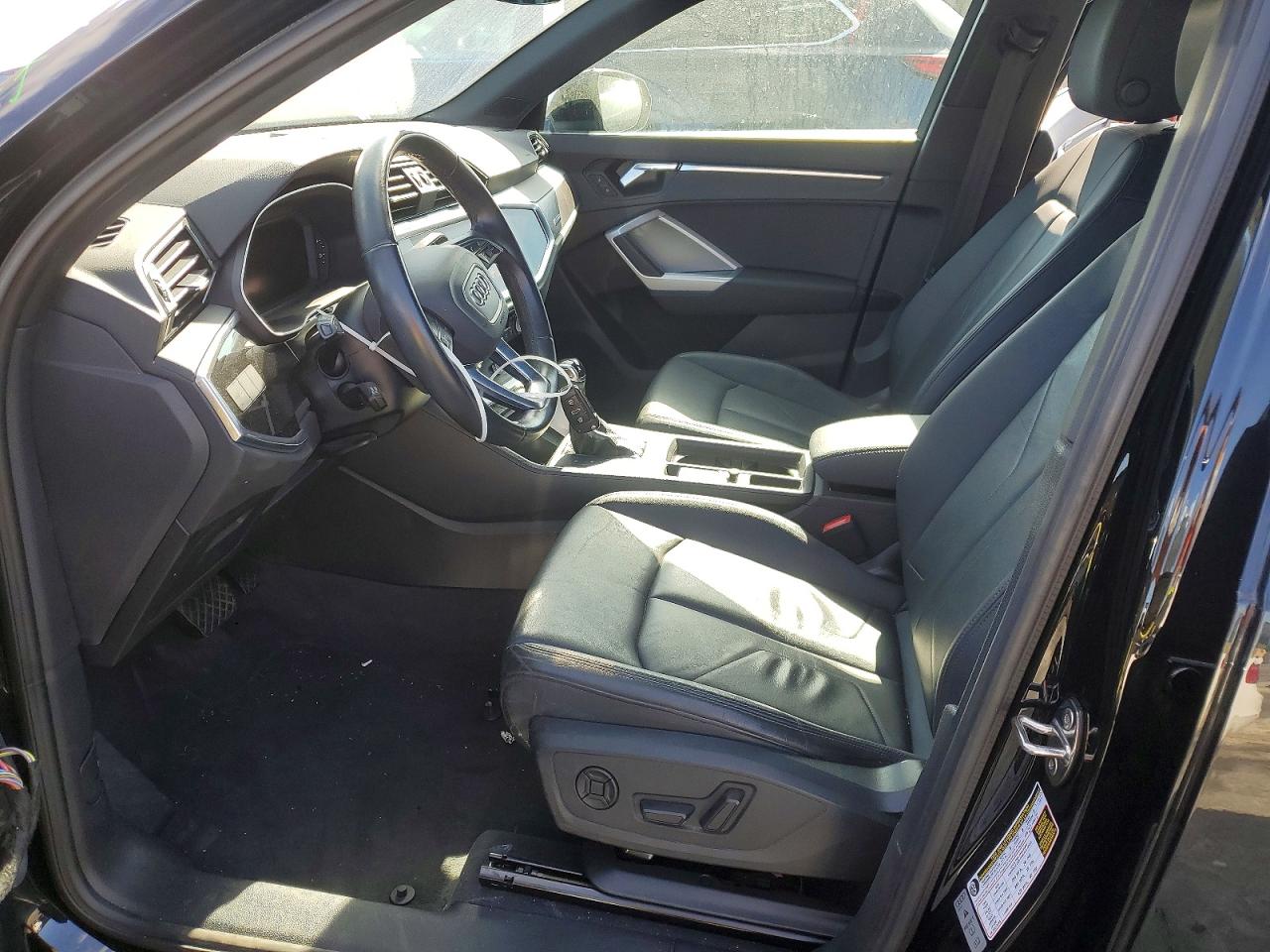 2022 AUDI Q3 quattro Premium