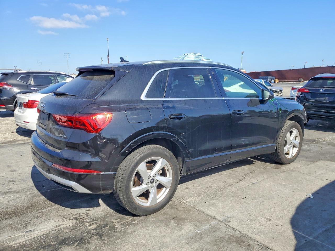 2022 AUDI Q3 quattro Premium