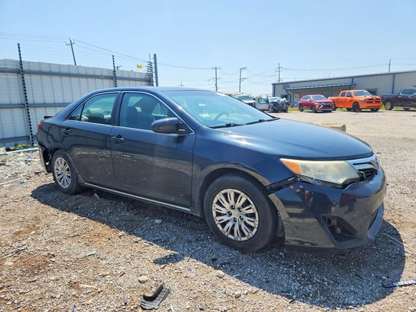 2013 TOYOTA CAMRY