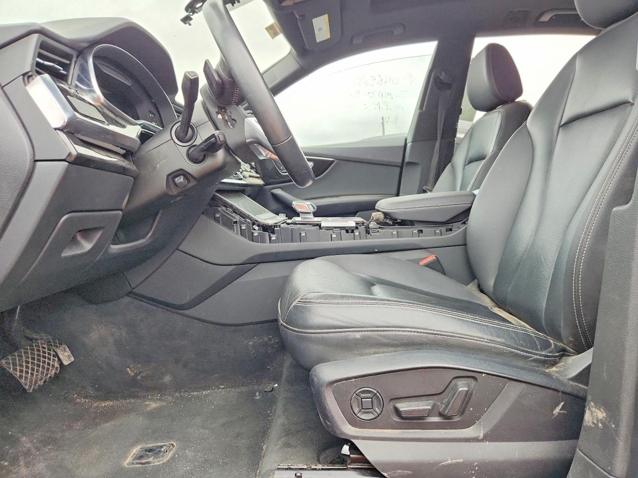 2020 AUDI Q8