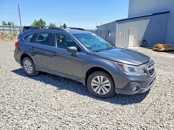 2018 SUBARU OUTBACK Base — Passenger 3/4