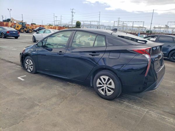 2016 TOYOTA PRIUS