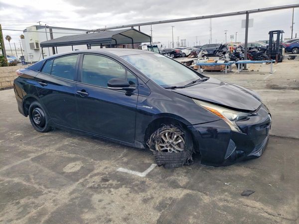 2016 TOYOTA PRIUS
