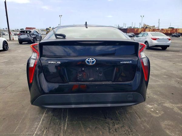 2016 TOYOTA PRIUS