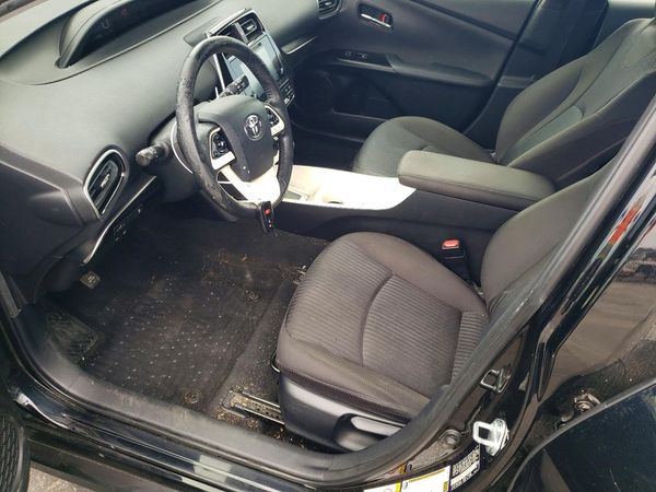 2016 TOYOTA PRIUS