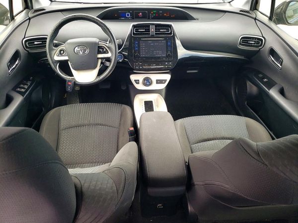 2016 TOYOTA PRIUS