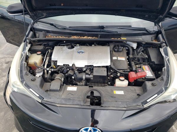 2016 TOYOTA PRIUS