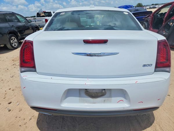 2018 CHRYSLER 300