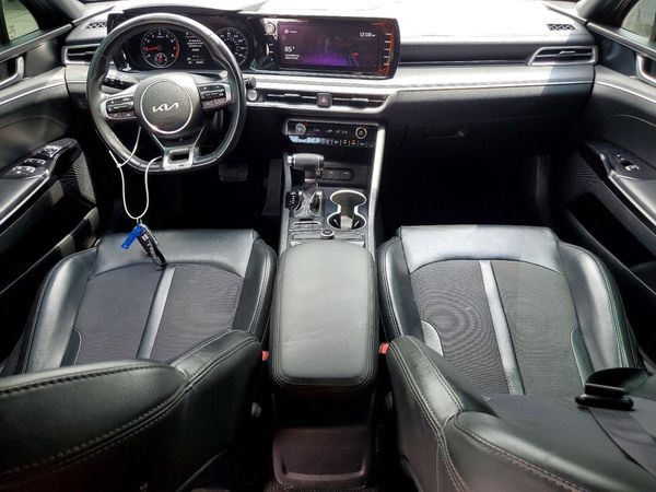 2022 KIA K5