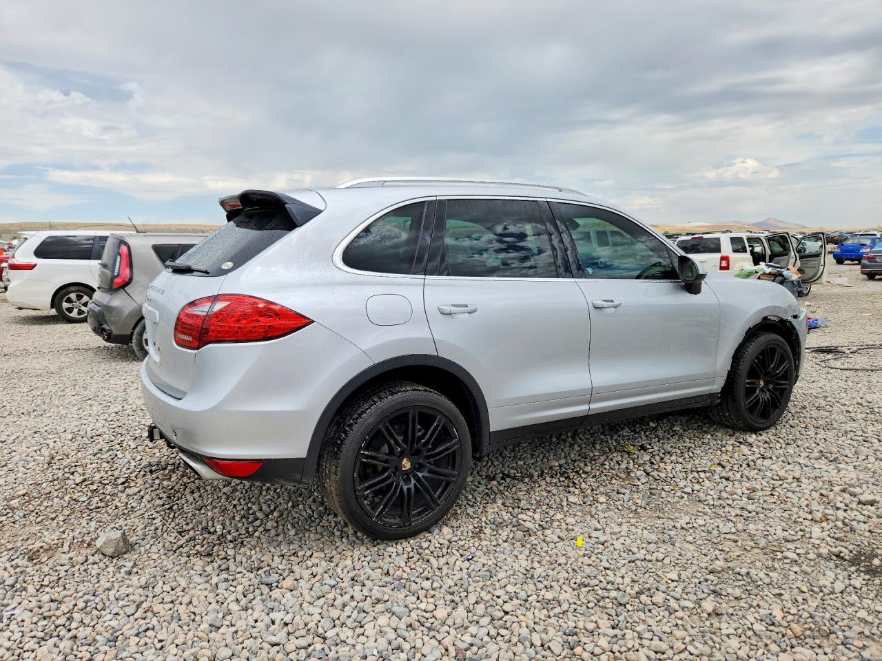2013 PORSCHE CAYENNE