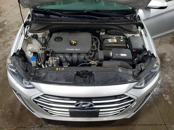 2018 HYUNDAI ELANTRA — Engine bay