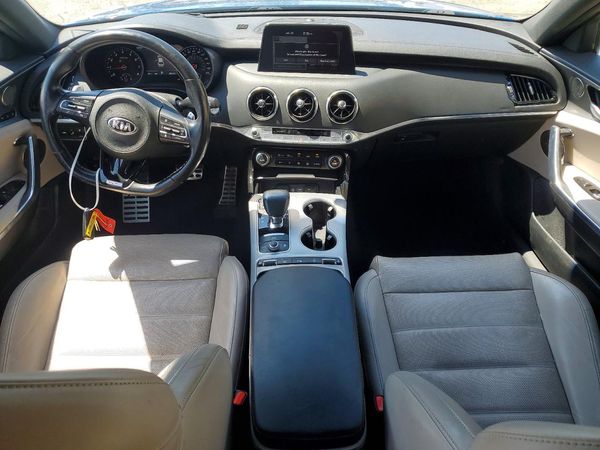 2018 KIA STINGER GT2