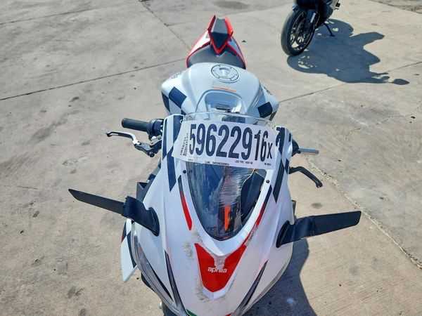 2024 APRILIA MOTORCYCLE Extrema