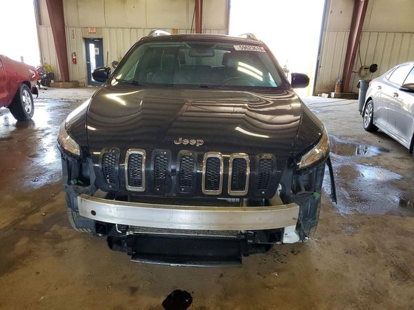 2018 JEEP CHEROKEE LATITUDE PLUS 4X4