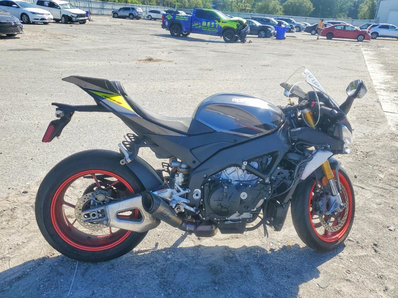 Aprilia RSV4