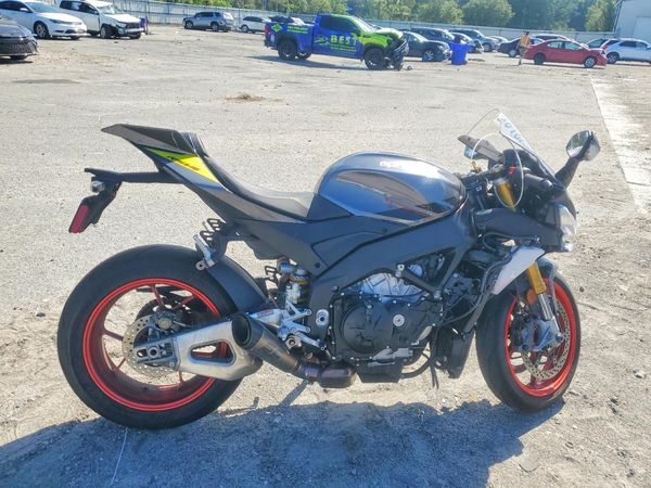 2026 APRILIA RSV4