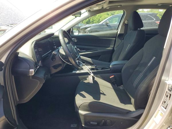 2022 HYUNDAI ELANTRA
