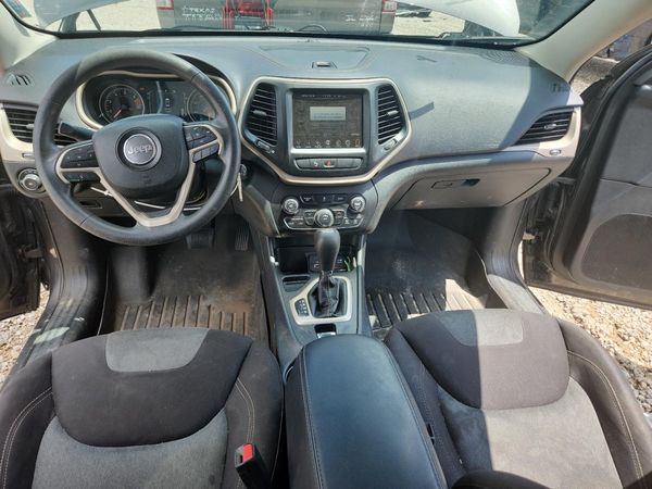 2018 JEEP CHEROKEE LATITUDE FWD