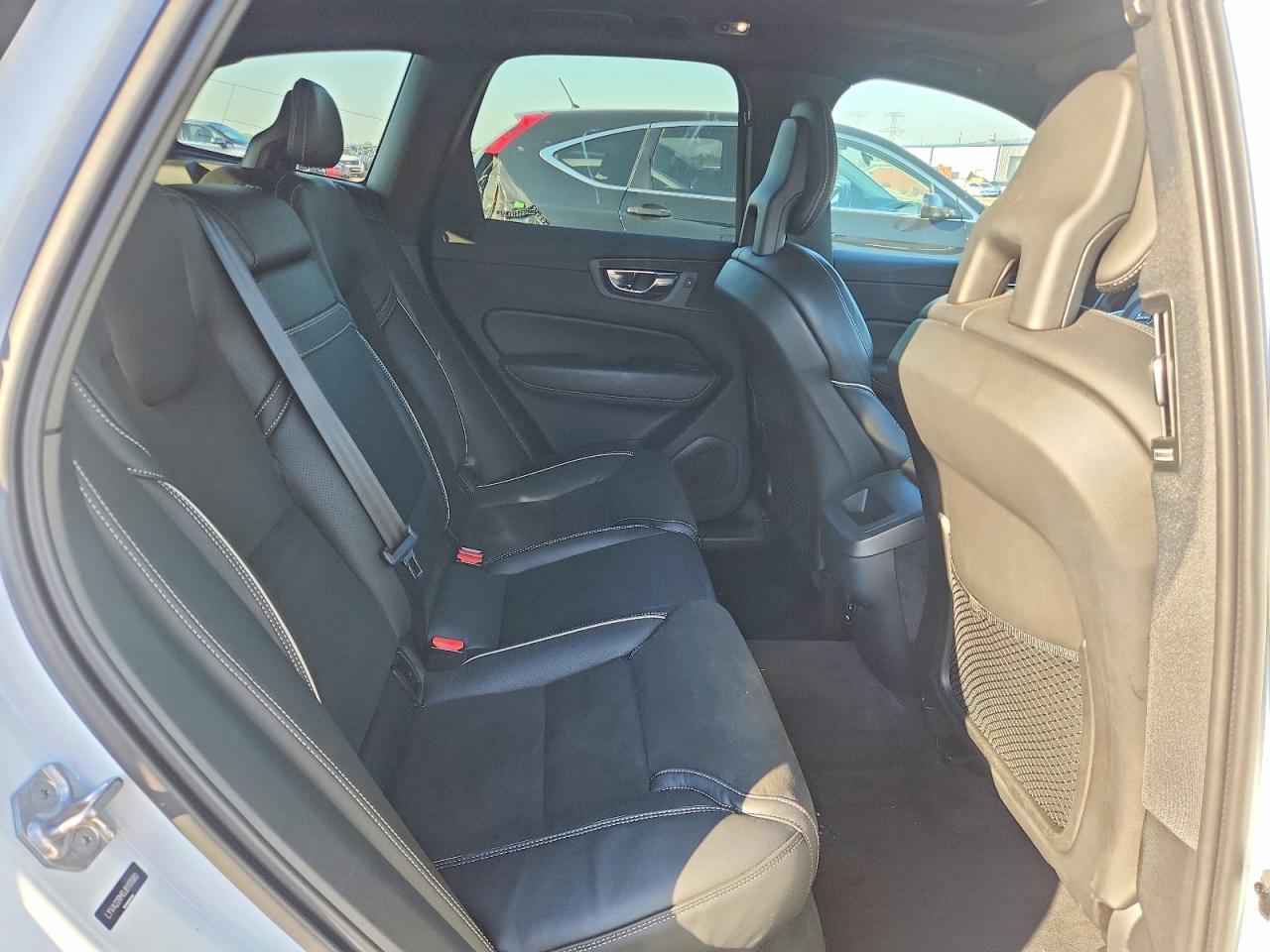2018 VOLVO XC60 R-Design