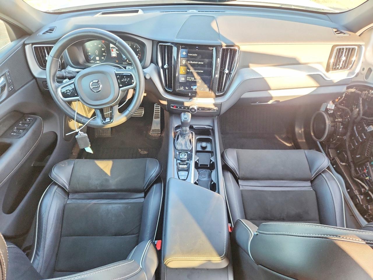 2018 VOLVO XC60 R-Design