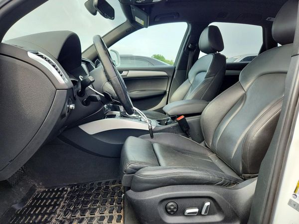 2017 AUDI Q5 quattro Premium Plus