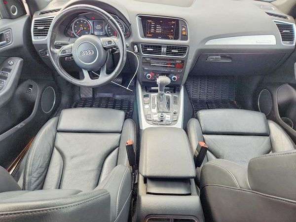 2017 AUDI Q5 quattro Premium Plus