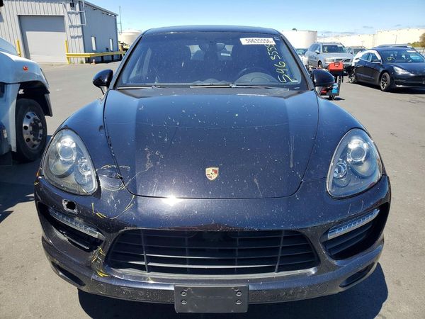 2014 PORSCHE CAYENNE Turbo