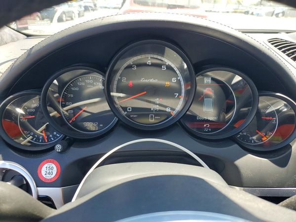 2014 PORSCHE CAYENNE Turbo