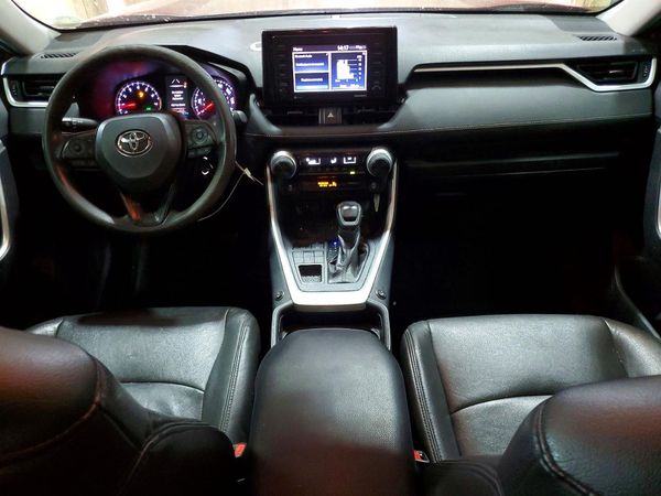 2020 TOYOTA RAV4 LE