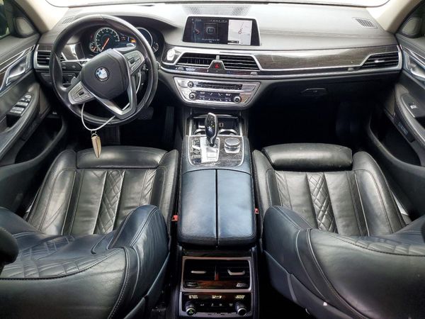 2016 BMW 750 xDrive